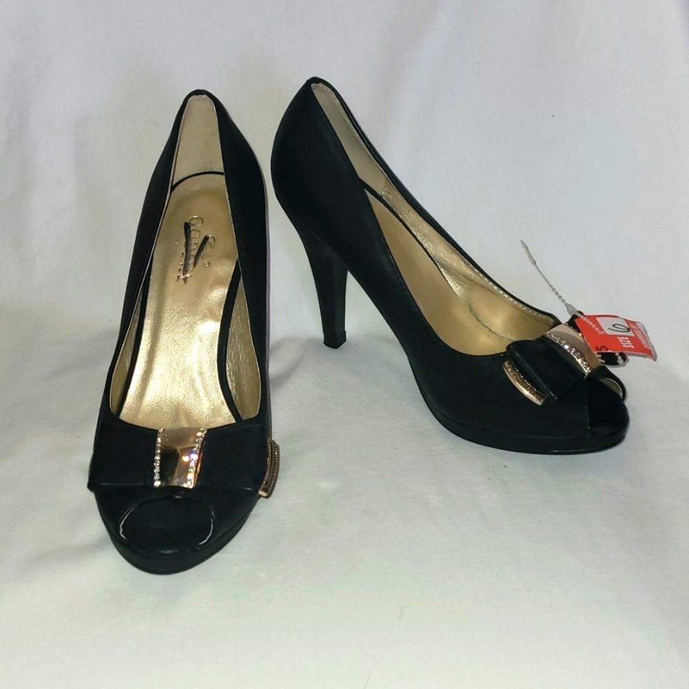 NWT Lady Godiva heels